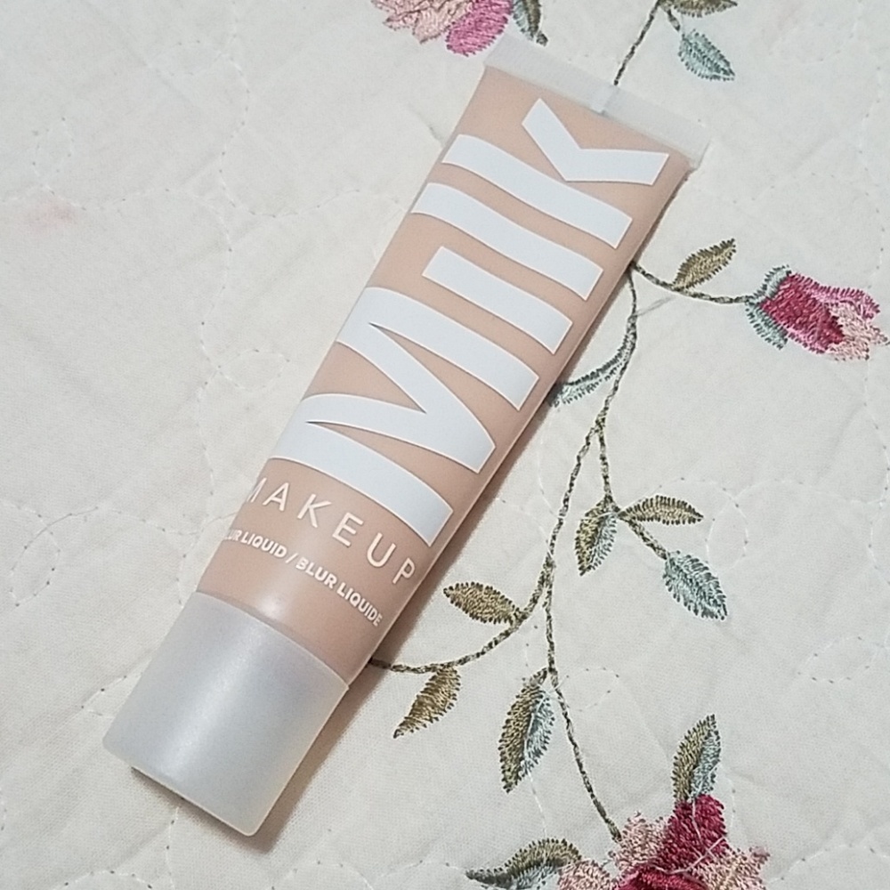 Milk Makeup Blur Liquid Foundation shade Ivory